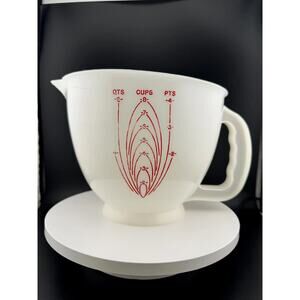 Vintage Tupperware 8C Measuring Cup
